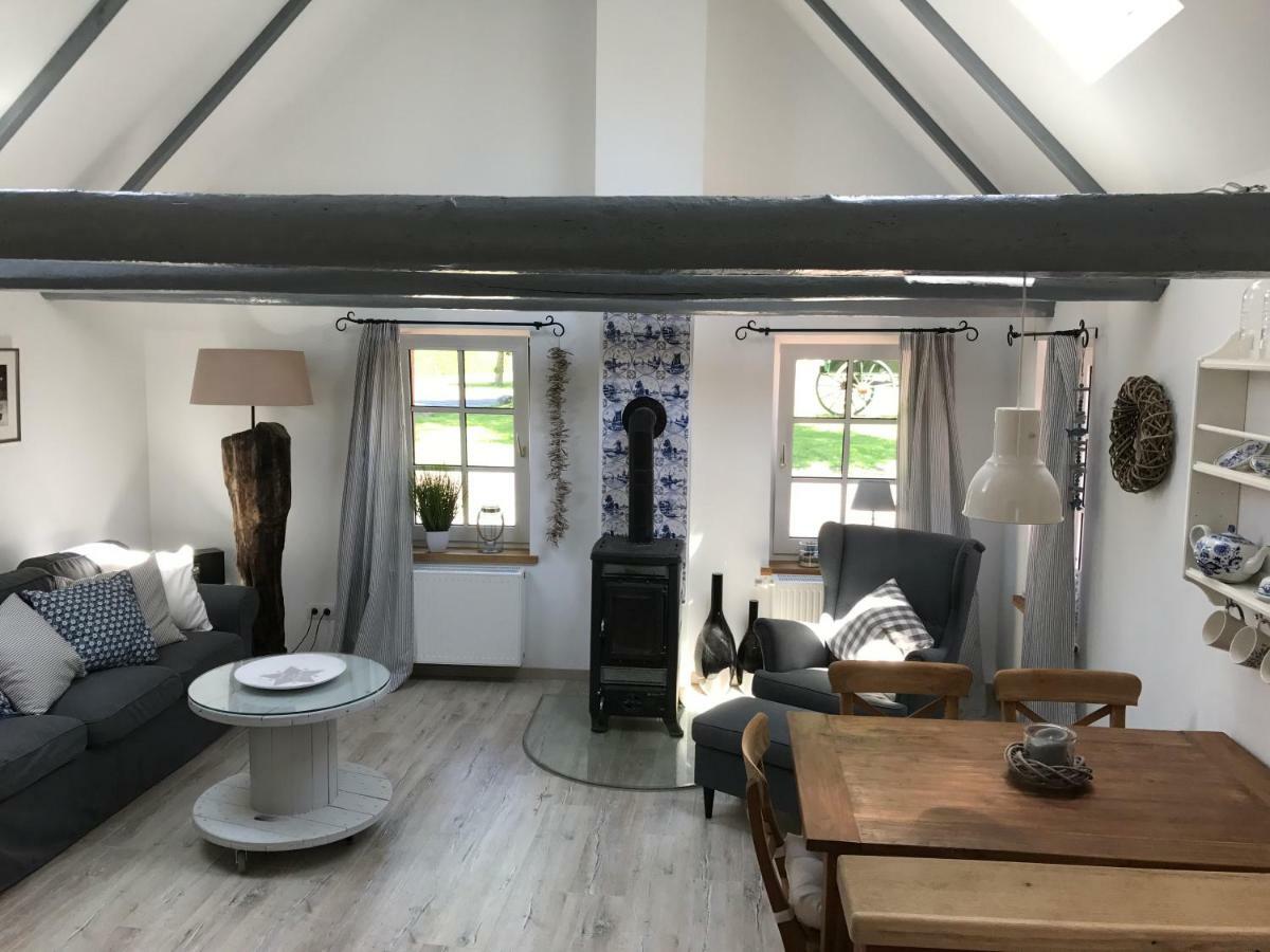 Ferienhaus Wattwurm Rysum エクステリア 写真